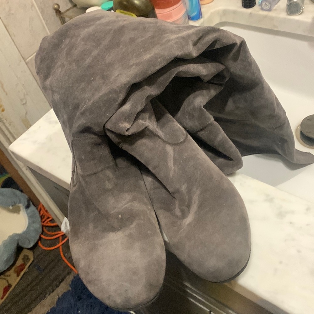 Dereon knee boots